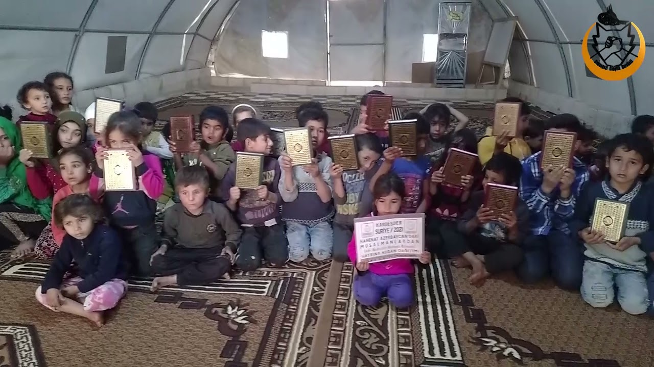 AZERBAYCAN'DAKİ MÜSLÜMANLARDAN HAYRINA KURAN DAĞITIMI
