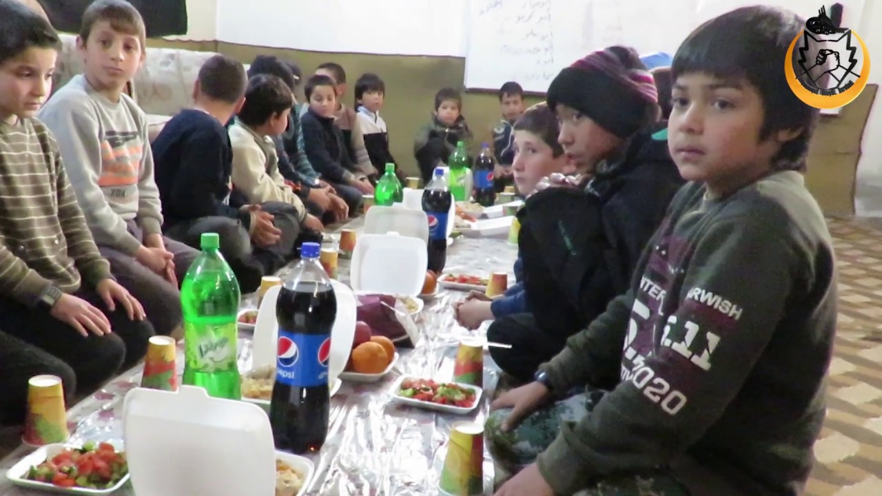 MİNİK İLİM TALEBELERİNE YEMEK ZİYAFETİ