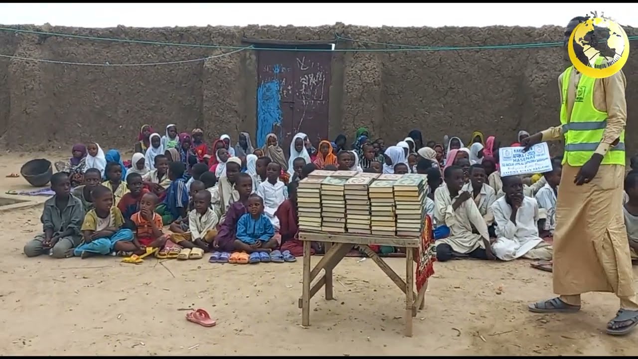MUSHAF BAĞIŞLARINIZ İLE AFRİKA KUR'AN-I KERİM OKUYOR