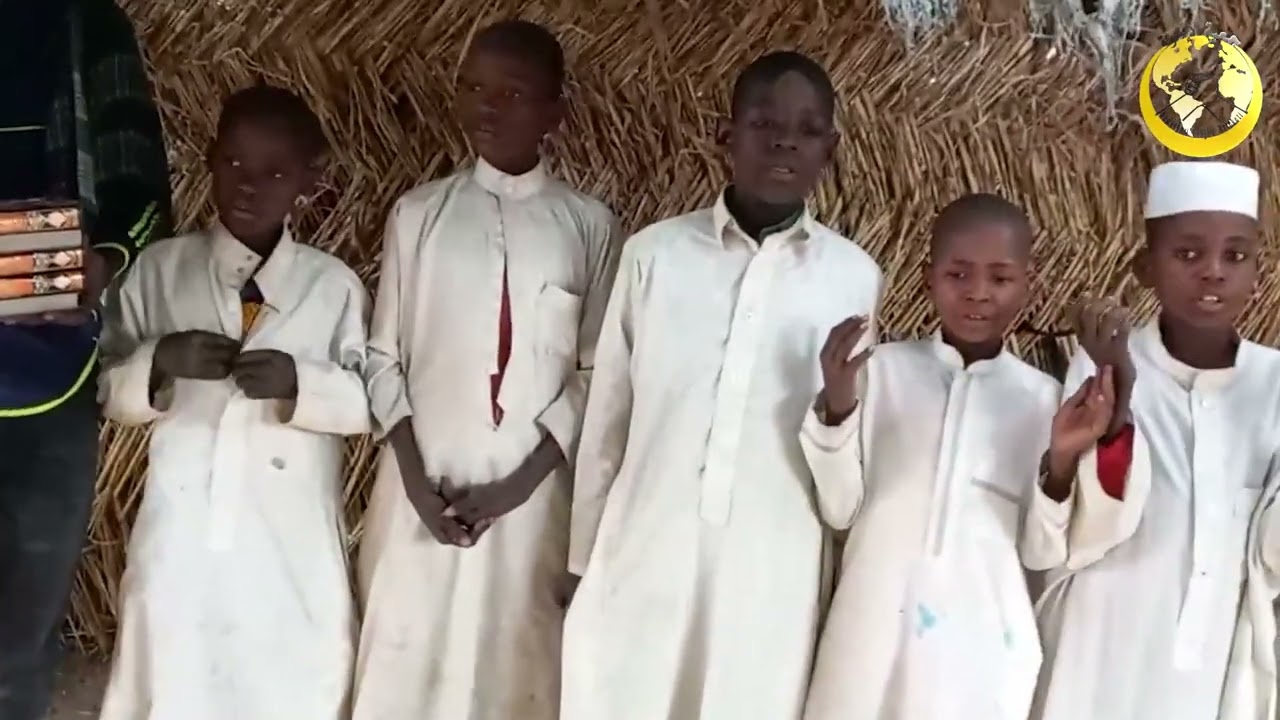 AFRİKA'DA KUR'AN-I KERİMLERİNİZİ DAĞITIYORUZ