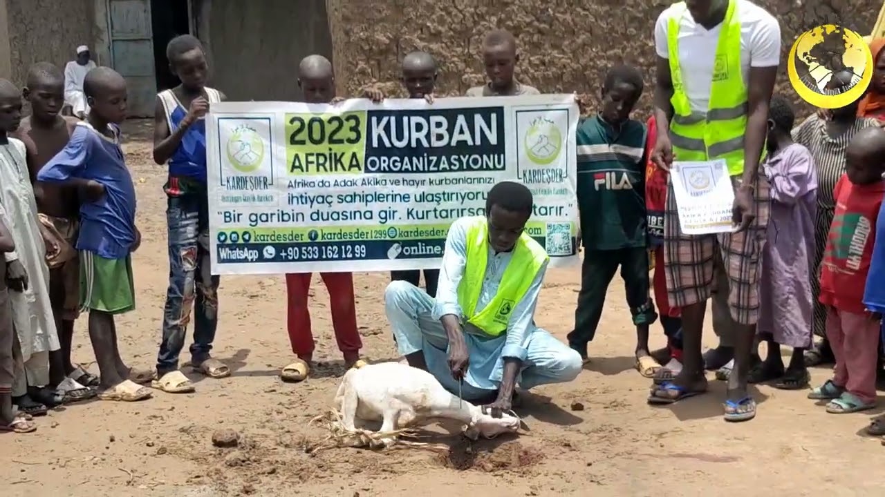 AFRİKA'DA BİR KURBAN BİN TEBESSÜM
