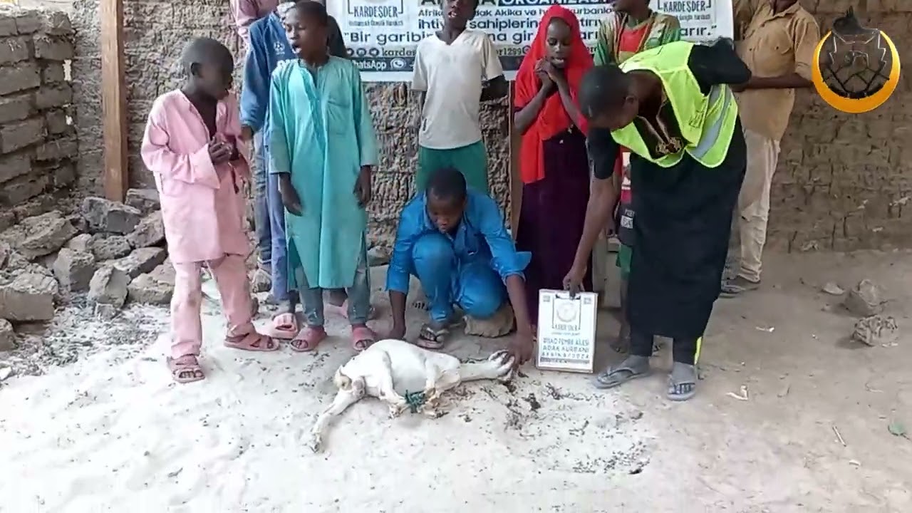 AFRİKA'DA KURBANIM KARDEŞLİK İÇİN