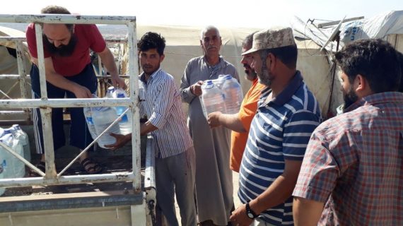 Savaş bölgelerinde su dağıtımı Suriye 06