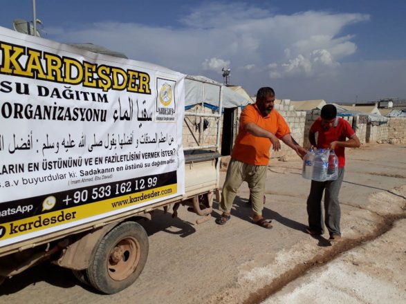 Savaş bölgelerinde su dağıtımı Suriye 23