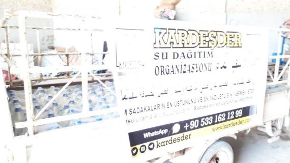Savaş bölgelerinde su dağıtımı Suriye 27