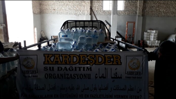 Havalar sıcakladı Türkmen Dağındaki kardeşlerimize su yardımı 01 Havalar sıcakladı Türkmen Dağındaki kardeşlerimize su yardımı 01