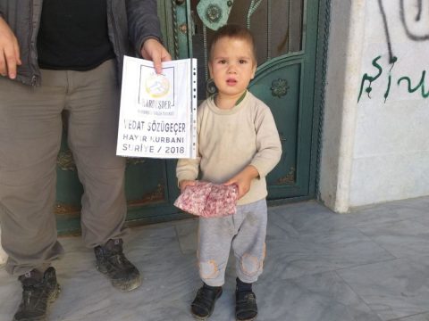 İdlibde hayır kurbanlarınızı yetimler ve ihtiyaç sahiplerine ulaştırıyoruz 08