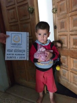 İdlibde hayır kurbanlarınızı yetimler ve ihtiyaç sahiplerine ulaştırıyoruz 09