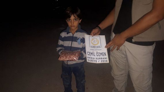 Akika kurbanı bağlarınızla Suriyede yetimlerin yüzü gülüyor 03