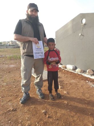 Kardeşder Allah için verdiklerinizi en zayıflara iletiyor 11