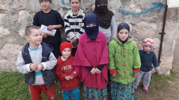9 yetimli Çeçen aile sahip çıkılmayı bekliyor 03