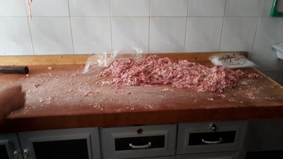 Akika kurbanlarınızla onları sevindirmek istemez misiniz 22