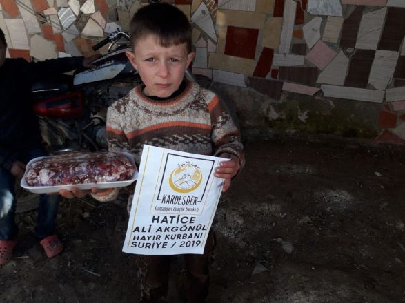 Akika adak ve şükür kurbanlarınızın etlerin mazlumların sofralarına taşıyoruz 13