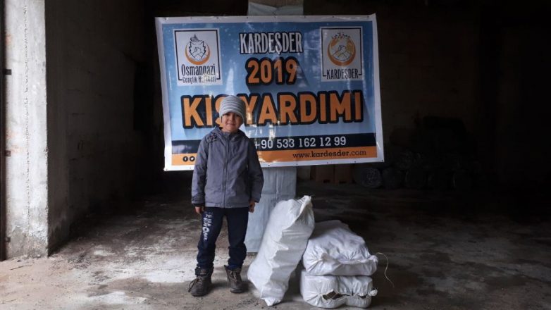 İdlibde kışlık yakacak dağıtımı 01