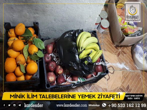 Minik ilim talebelerine yemek ziyafeti 02