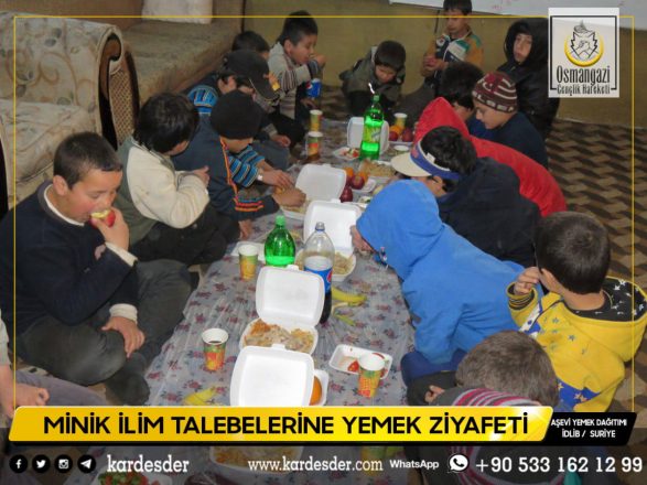 Minik ilim talebelerine yemek ziyafeti 06