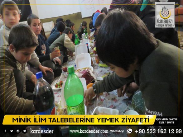 Minik ilim talebelerine yemek ziyafeti 09