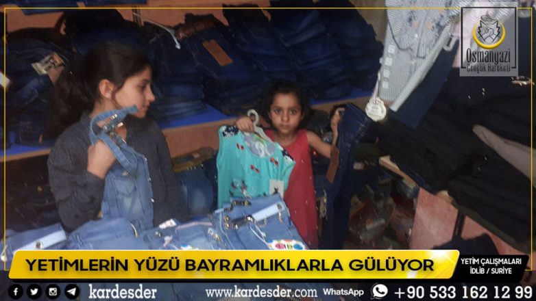 YETİMLERİN YÜZÜ BAYRAMLIKLARLA GÜLÜYOR 03