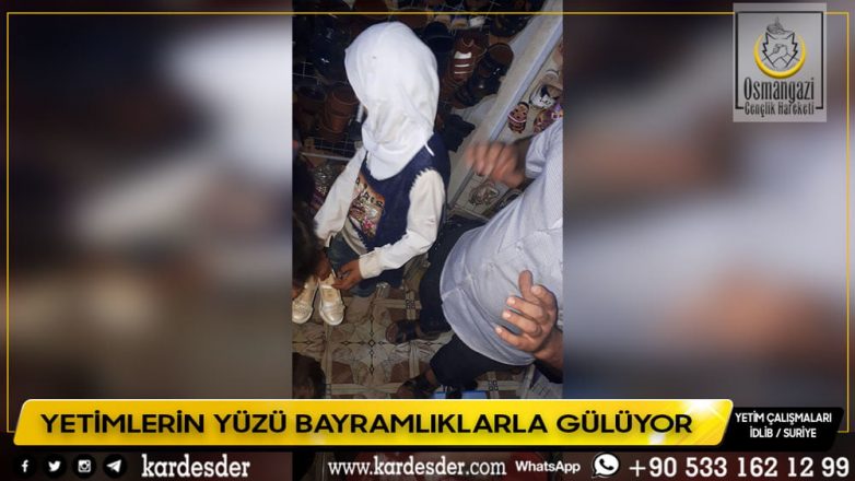 YETİMLERİN YÜZÜ BAYRAMLIKLARLA GÜLÜYOR 15