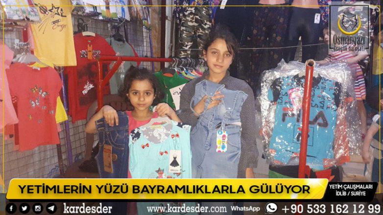 YETİMLERİN YÜZÜ BAYRAMLIKLARLA GÜLÜYOR 26