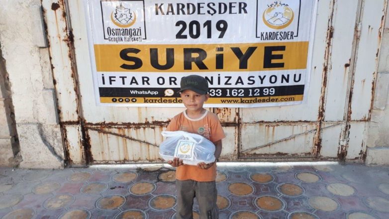 İDLİBDE MUHACİR YETİMLERİMİZE İFTAR 18