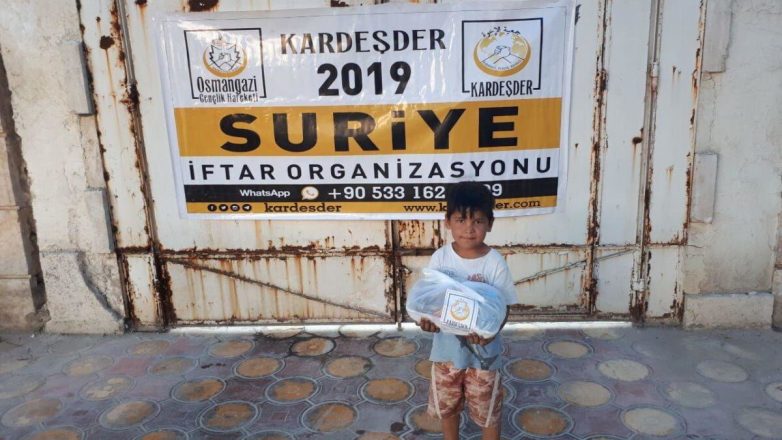 İDLİBDE MUHACİR YETİMLERİMİZE İFTAR 24