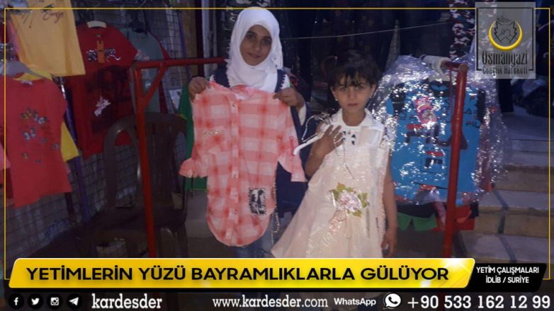 YETİMLERİN YÜZÜ BAYRAMLIKLARLA GÜLÜYOR 32