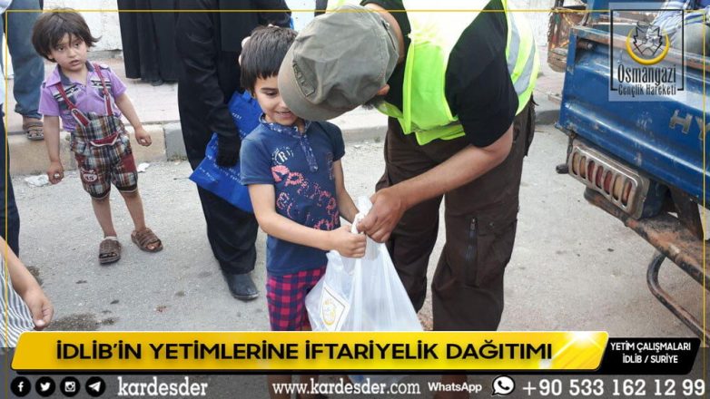 İDLİBİN YETİM VE ÖKSÜZLERİ İÇİN İFTARİYELİK DAĞITIMI 06