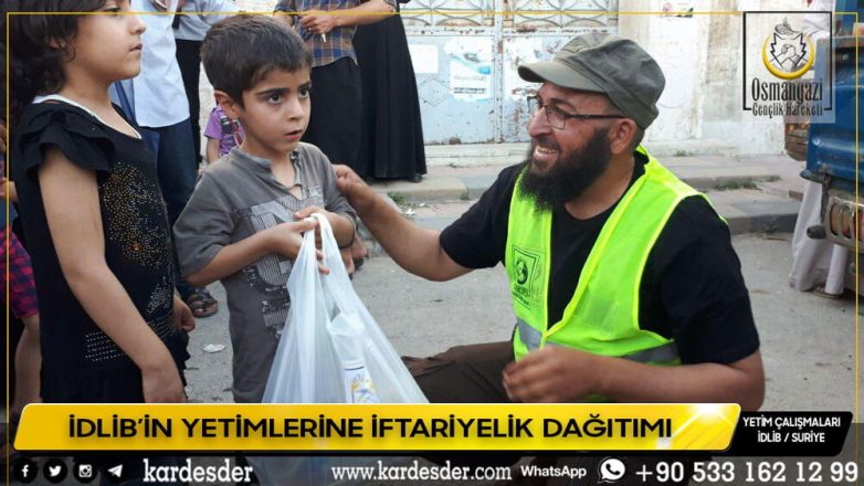 İDLİBİN YETİM VE ÖKSÜZLERİ İÇİN İFTARİYELİK DAĞITIMI 11