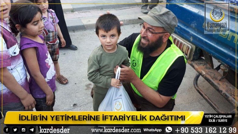 İDLİBİN YETİM VE ÖKSÜZLERİ İÇİN İFTARİYELİK DAĞITIMI 25