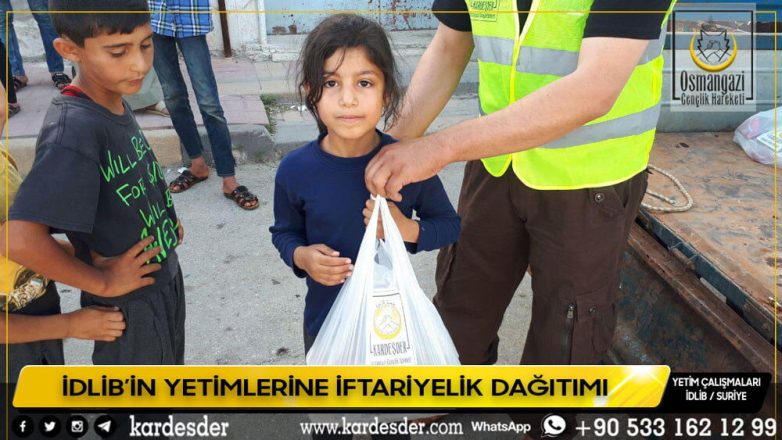İDLİBİN YETİM VE ÖKSÜZLERİ İÇİN İFTARİYELİK DAĞITIMI 52