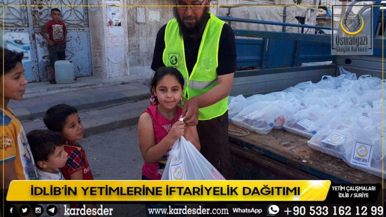 İDLİBİN YETİM VE ÖKSÜZLERİ İÇİN İFTARİYELİK DAĞITIMI 02