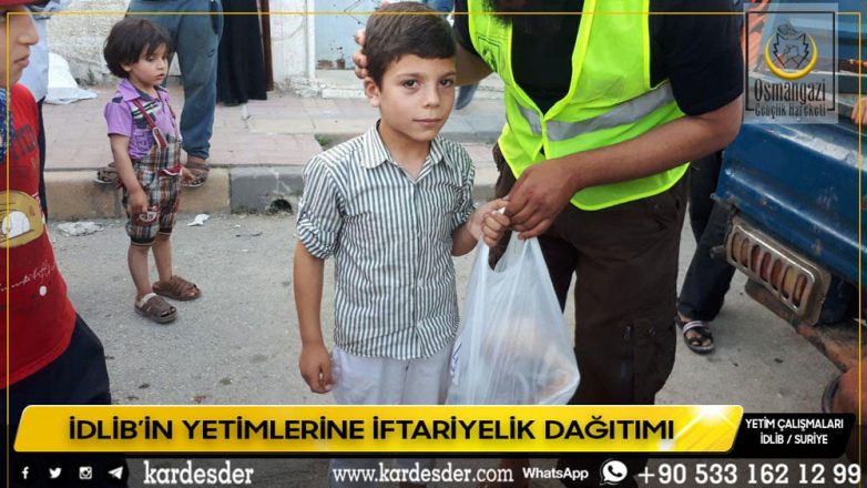 İDLİBİN YETİM VE ÖKSÜZLERİ İÇİN İFTARİYELİK DAĞITIMI 05