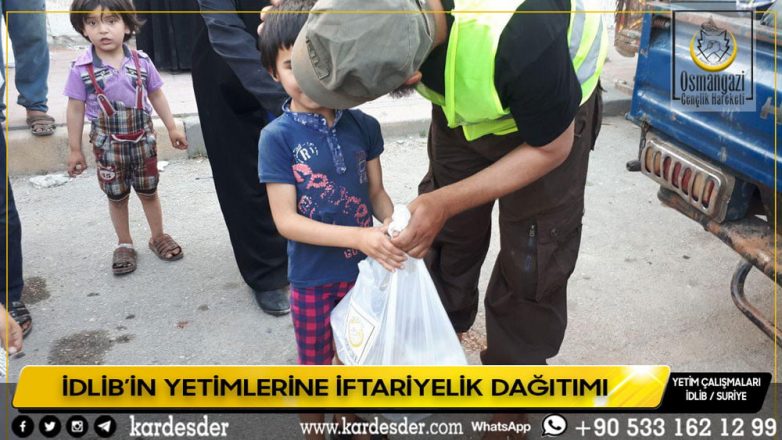 İDLİBİN YETİM VE ÖKSÜZLERİ İÇİN İFTARİYELİK DAĞITIMI 07