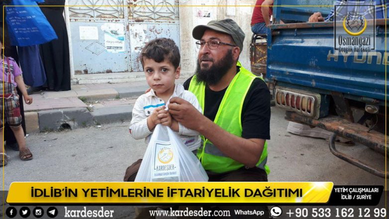İDLİBİN YETİM VE ÖKSÜZLERİ İÇİN İFTARİYELİK DAĞITIMI 08