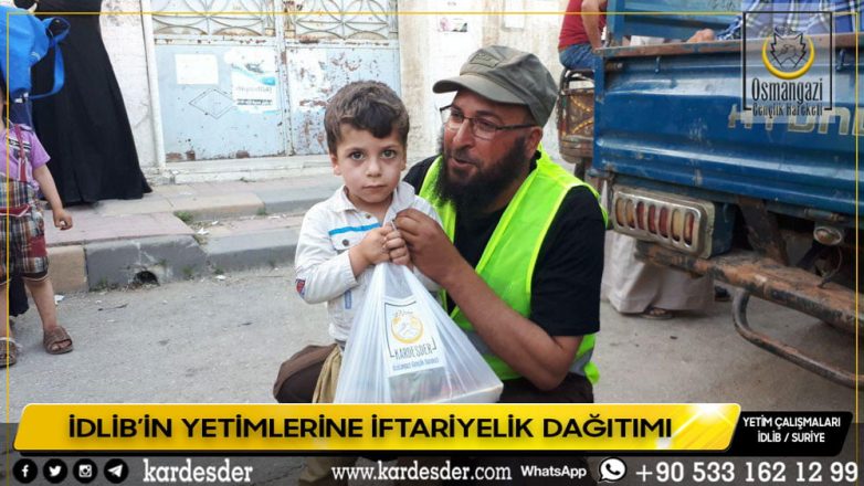 İDLİBİN YETİM VE ÖKSÜZLERİ İÇİN İFTARİYELİK DAĞITIMI 09