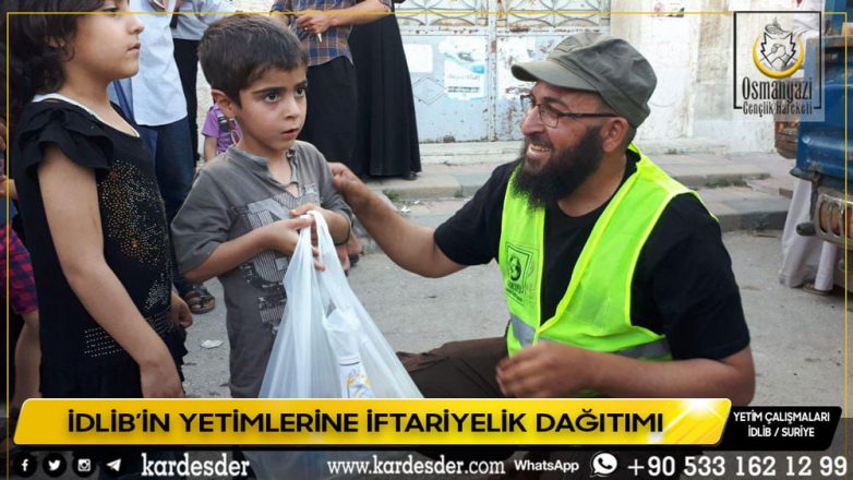 İDLİBİN YETİM VE ÖKSÜZLERİ İÇİN İFTARİYELİK DAĞITIMI 11