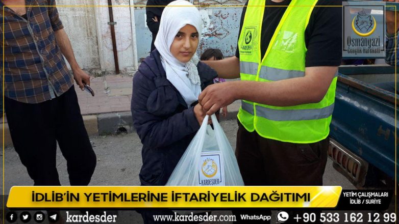 İDLİBİN YETİM VE ÖKSÜZLERİ İÇİN İFTARİYELİK DAĞITIMI 20