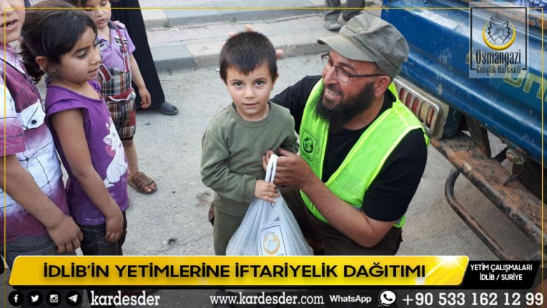 İDLİBİN YETİM VE ÖKSÜZLERİ İÇİN İFTARİYELİK DAĞITIMI 25