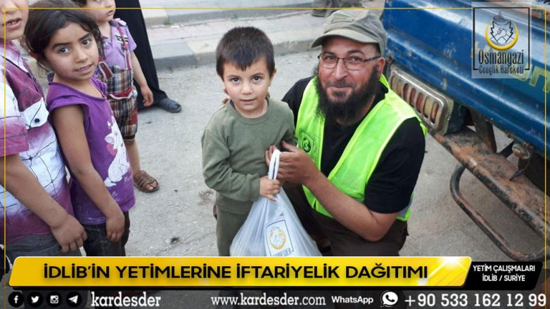 İDLİBİN YETİM VE ÖKSÜZLERİ İÇİN İFTARİYELİK DAĞITIMI 26