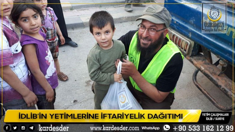 İDLİBİN YETİM VE ÖKSÜZLERİ İÇİN İFTARİYELİK DAĞITIMI 27