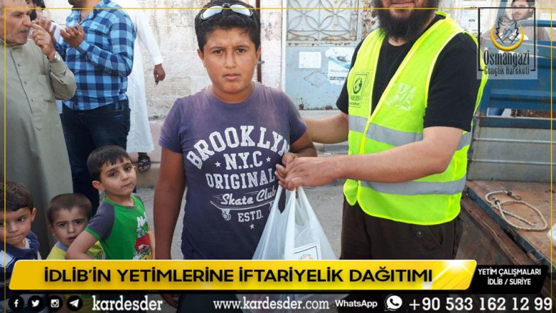 İDLİBİN YETİM VE ÖKSÜZLERİ İÇİN İFTARİYELİK DAĞITIMI 31