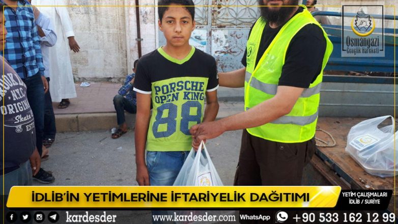 İDLİBİN YETİM VE ÖKSÜZLERİ İÇİN İFTARİYELİK DAĞITIMI 32