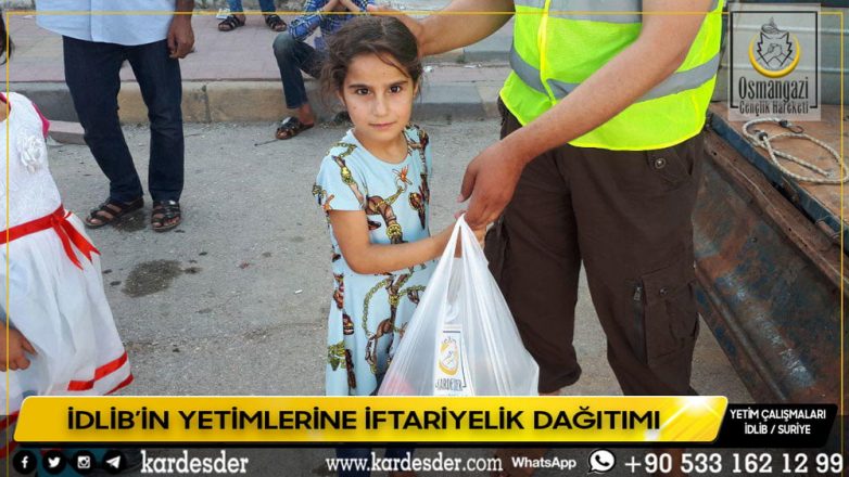 İDLİBİN YETİM VE ÖKSÜZLERİ İÇİN İFTARİYELİK DAĞITIMI 39