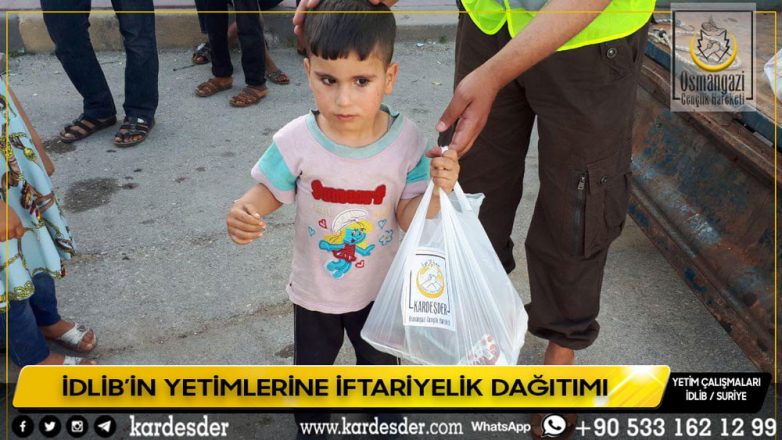 İDLİBİN YETİM VE ÖKSÜZLERİ İÇİN İFTARİYELİK DAĞITIMI 41