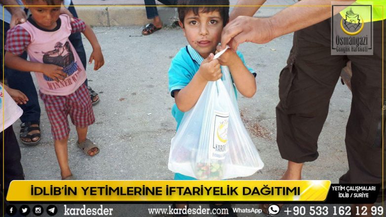 İDLİBİN YETİM VE ÖKSÜZLERİ İÇİN İFTARİYELİK DAĞITIMI 42