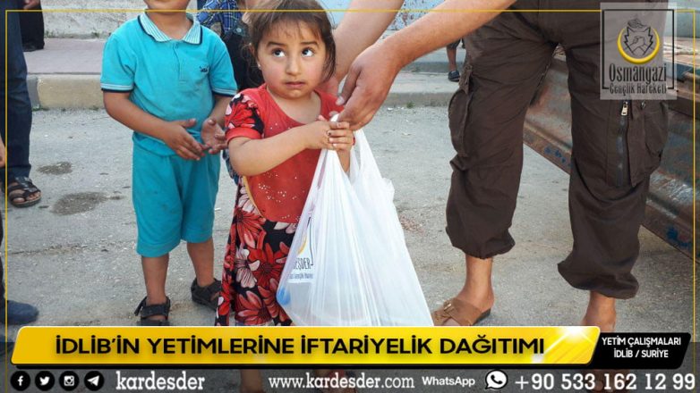 İDLİBİN YETİM VE ÖKSÜZLERİ İÇİN İFTARİYELİK DAĞITIMI 46