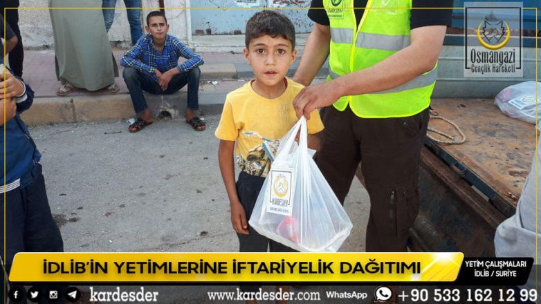 İDLİBİN YETİM VE ÖKSÜZLERİ İÇİN İFTARİYELİK DAĞITIMI 50