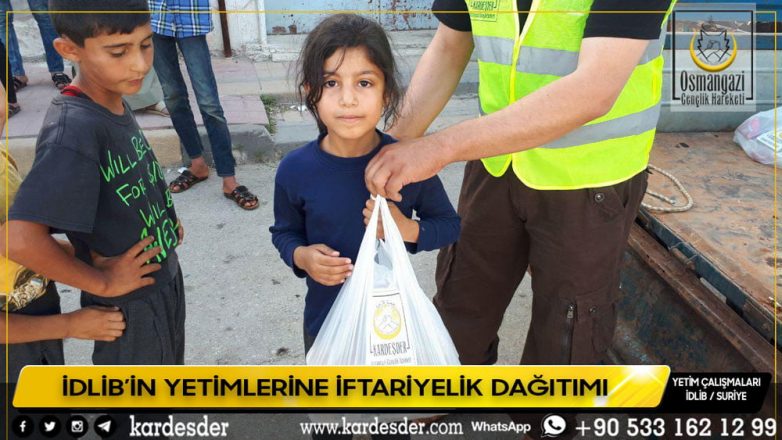 İDLİBİN YETİM VE ÖKSÜZLERİ İÇİN İFTARİYELİK DAĞITIMI 52