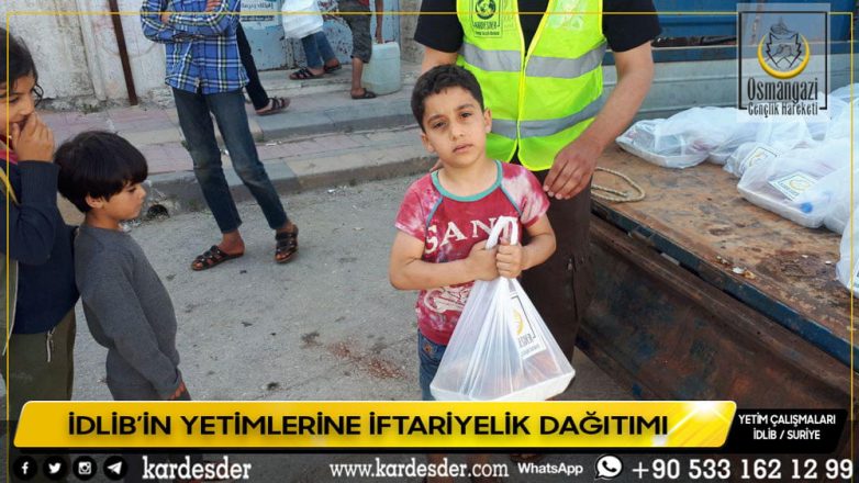 İDLİBİN YETİM VE ÖKSÜZLERİ İÇİN İFTARİYELİK DAĞITIMI 55